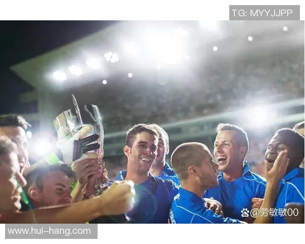 足球场上的艺术瞬间描绘足球明星激情四溢的踢球时刻